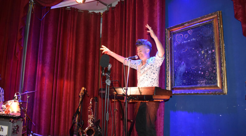 Andy Hill - Bangers and Mash at The Barrel House Totnes