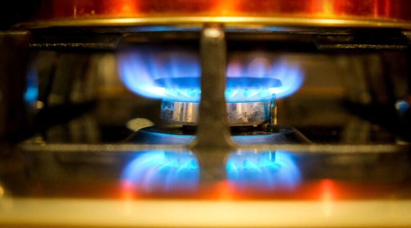 Photo by Magda Ehlers: https://www.pexels.com/photo/gas-stove-3722212/