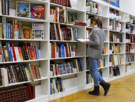 Photo by Pixabay: https://www.pexels.com/photo/woman-reading-book-256455/