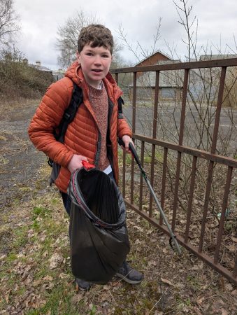 Litterpicking in Totnes