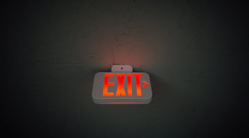 Photo by Kelly : https://www.pexels.com/photo/exit-sign-hanging-on-ceiling-in-public-area-3861798/