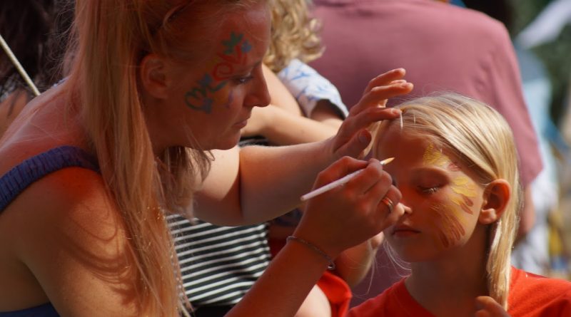 Els Morris face painting
