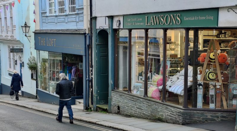 Lawsons Totnes - Image by Peter Shearn