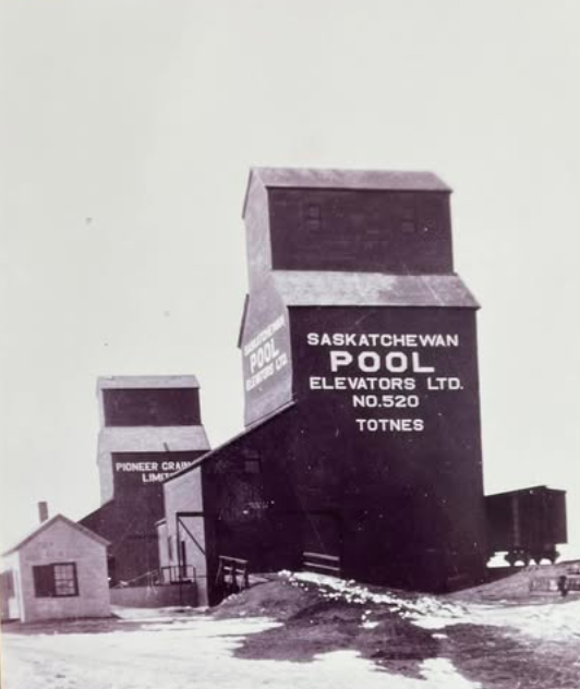 Totnes Grainelevator Sask image courtesy Totnes Museum